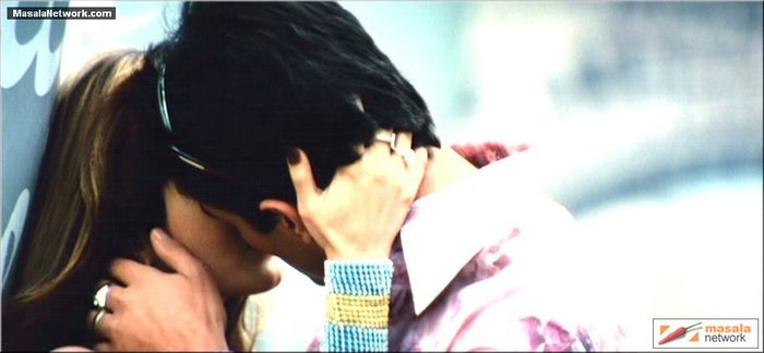 Rahul si Pooja-Amisha si Arjun se saruta