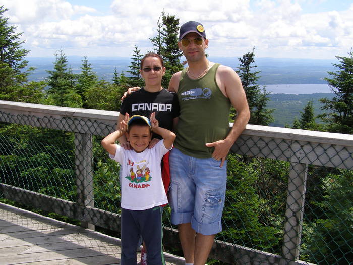 O familie fericita in Canada