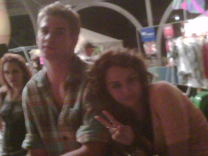 13236275 - MIley cele mia rare poze care exista