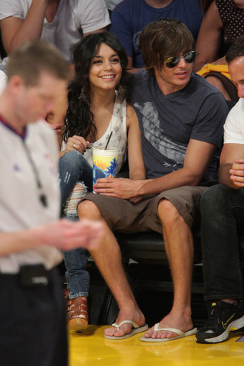 Lakers Game (5) - Vanessa Hudgens Celebrities At The Lakers Game