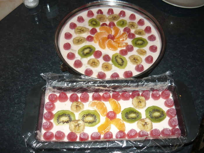 doua prajituri cu iaurt