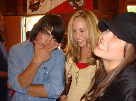 joe-jonas-meaghan-martin-demi-lovato - JoNaS bRoThErS