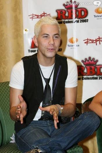 chris - Christian Chavez