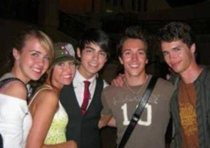 n1068429223_30115473_5339 - Miley-Personal Picture