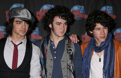 jonas-brothers-01_nc