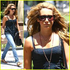 ashley-tisdale-warner-bros-studio - Ashley Tisdale