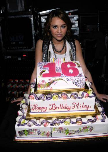 SVFICITYIQHTESBWTUA - Miley Cyrus Brithday - 16 years