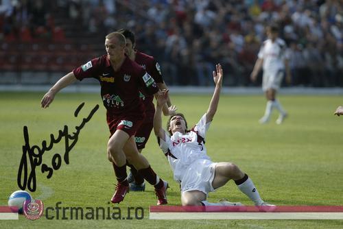 cfr_cluj_poze_jucatori___autograf_toma - CFR CLUJ