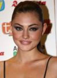 cleo - voi credeti ca phoebe tonkin a murit