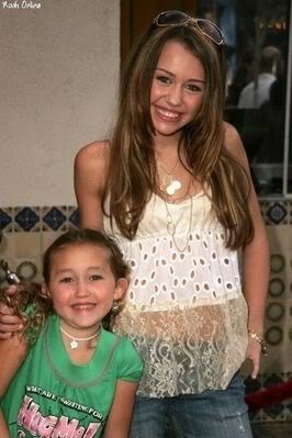 normal_mhpre11[1] - Miley Cyrus and Noah Cyrus