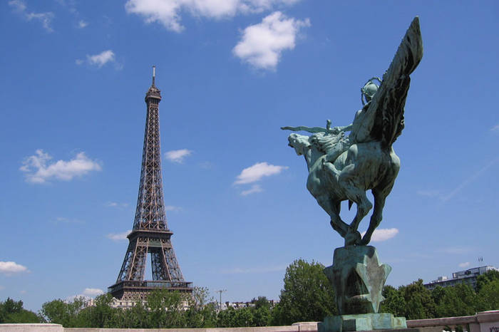 turnul-eiffel-paris- - obiective turistice