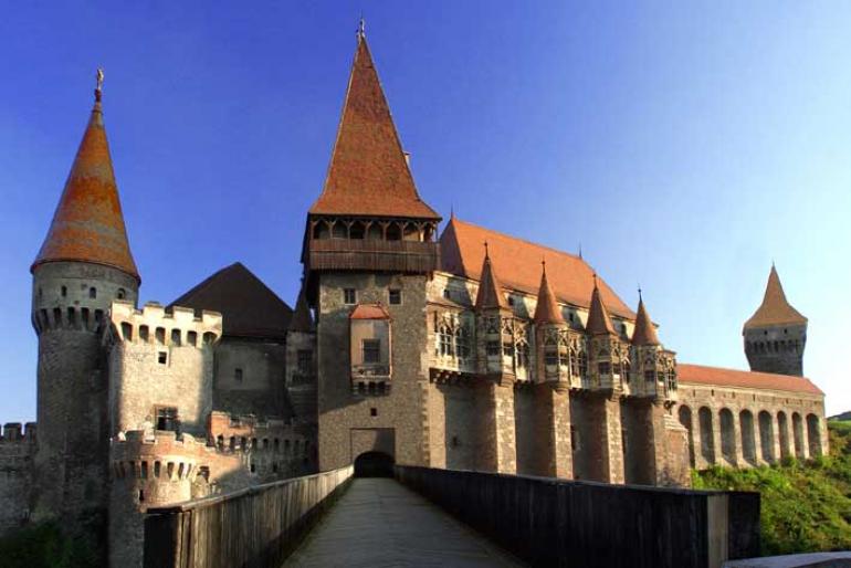 Castelul Huniarzilor, Judetul Hunedoara - 2004 ROMANIA