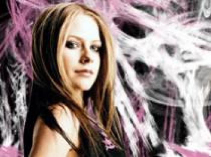 BYRZCFQYUHVOQATIHHT[1] - Avril Lavigne