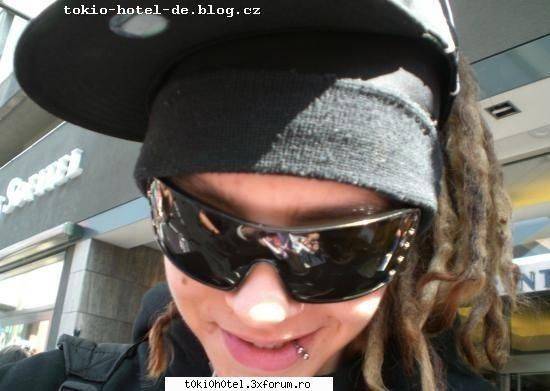 APDRXBIEEKQLOPDNZOF - Poze Tom Kaulitz