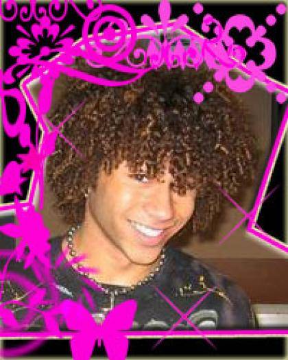 PXMLJWBFOLJNNZSGRMA - poze corbin bleu