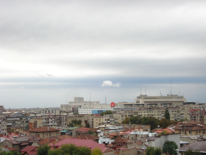 NORISOR  DEASUPRA  PARLAMENTULUI