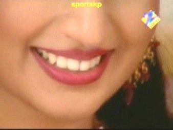 2005561478516426704_rs