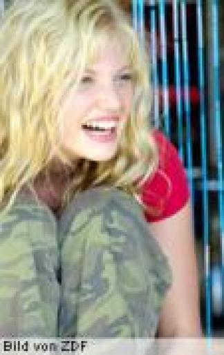 ADCQQJVFITSYJZDUEUT[1] - cariba heine