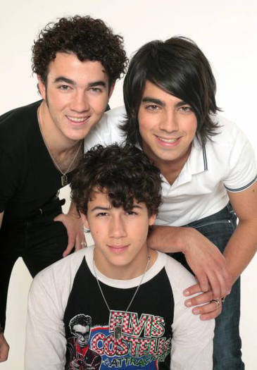 MJZRWHHSCGOWSDPNRVC - Jonas Brothers