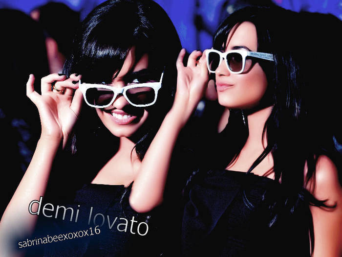 OIFXQZJWWLQWMICIIFJ - Poze modificate Demi Lovato