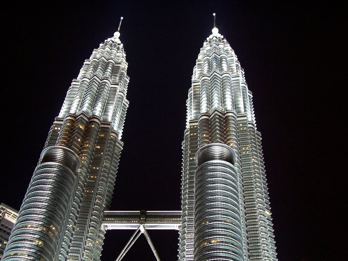 Petronas Twin Towers in JualaLumpur - Malaysia - Islamic Architecture Around the World