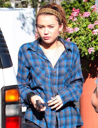 miley-cyrus-chinese-9