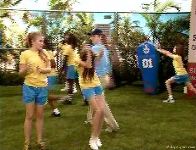 miley-cyrus_com-hannahmontana-season2promo1-040