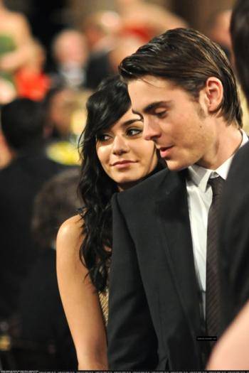 MBQUXAODGSHXWWTVNSD - high scool musical