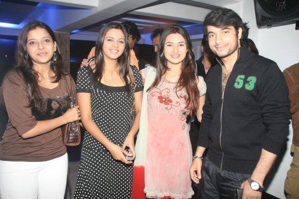 AGBLMIGMRCZUHHMDZNY - sharad si divyanka-new pics