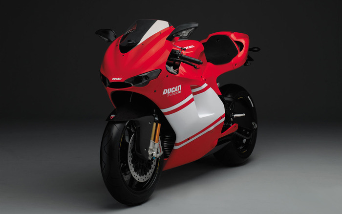 Ducati_Desmosedici_RR_Poze_cu_Motoare_Adevarate
