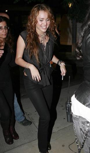 Miley Cyrus Mercedes Benz Fashion Week Day QS9rA7fdFGHl