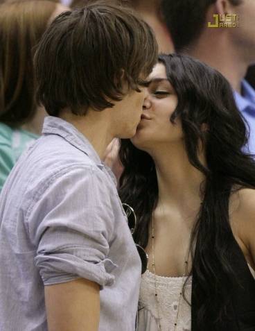 zac-vanessa-kissing-court-02 - toate pozele mele cu hsm
