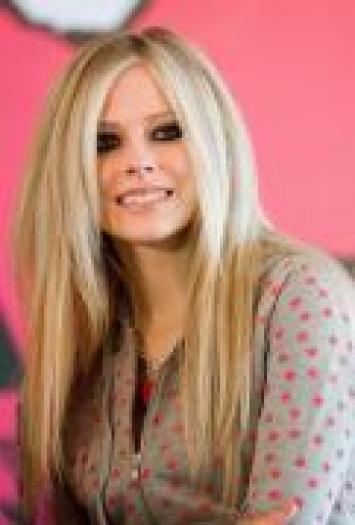 LWJTFTGEUBEXJXJGUYT - avril lavigne