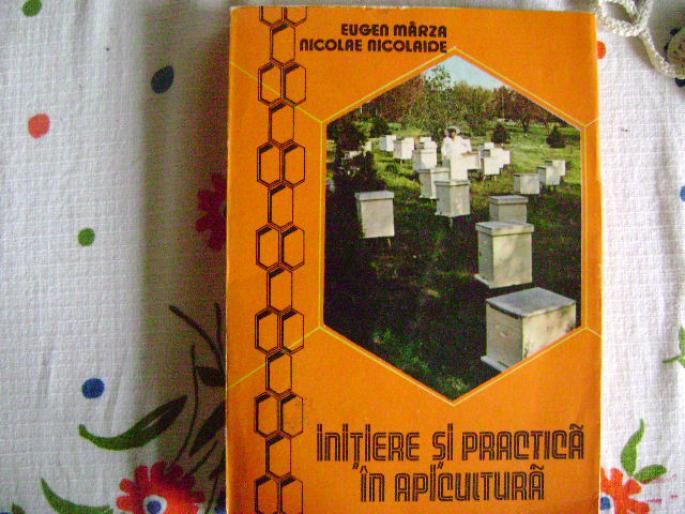 DSC00812 - carti despre apicultura
