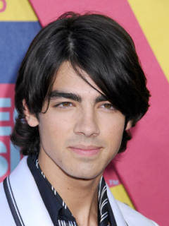 Joe-Jonas.jpg_e_f3a7c2adba52315d6ab61b83a2cd478e[1] - Joe Jonas