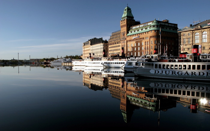 939_mirror_1440x900 - Wallpaper Amestecate