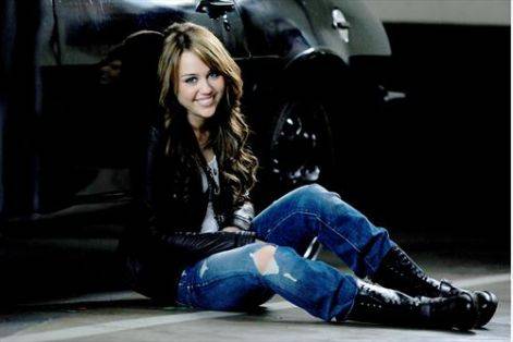 16774273 - Destiny Hope Cyrus