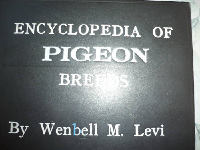 e8 - 8-Enciclopedie cu peste 300 rase de porumbei