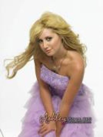 SJGTFNQQIASDEFDURLE - ashley tisdale-sharpey