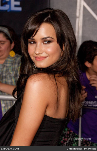 demi-lovato-jonas-brothersthe-3d-concert-MFV52O[1] - demi lovato 2