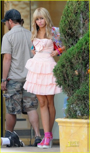 5aopc0 - Poze reale cu miley cyrus