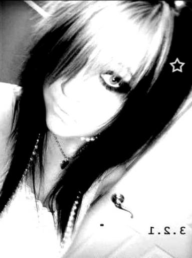 62223-emo-girl-3 - Emo