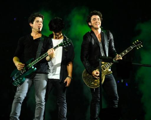 normal_42-22932799 - jonas brothers World Tour in LA