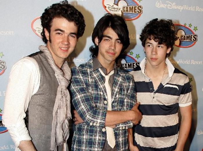 People_Jonas_Brothers