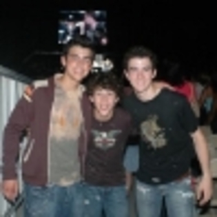 xcvbn - Jonas Brothers