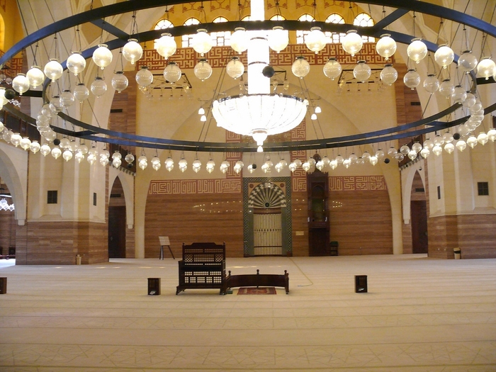 Al Fateh Mosque in Manama - Bahrain (interior) - Islamic Architecture Around the World