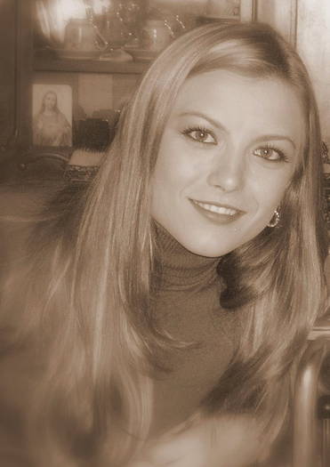 HYVQWHISETKIDXLYQWO - Elena Gheorghe