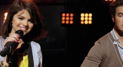 send13 - Poze Selena Gomez