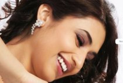 JMEQTAKZZQJLWLQAVDG - Biografie Divyanka