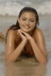 imagesCANOWN2W - Phoebe Tonkin